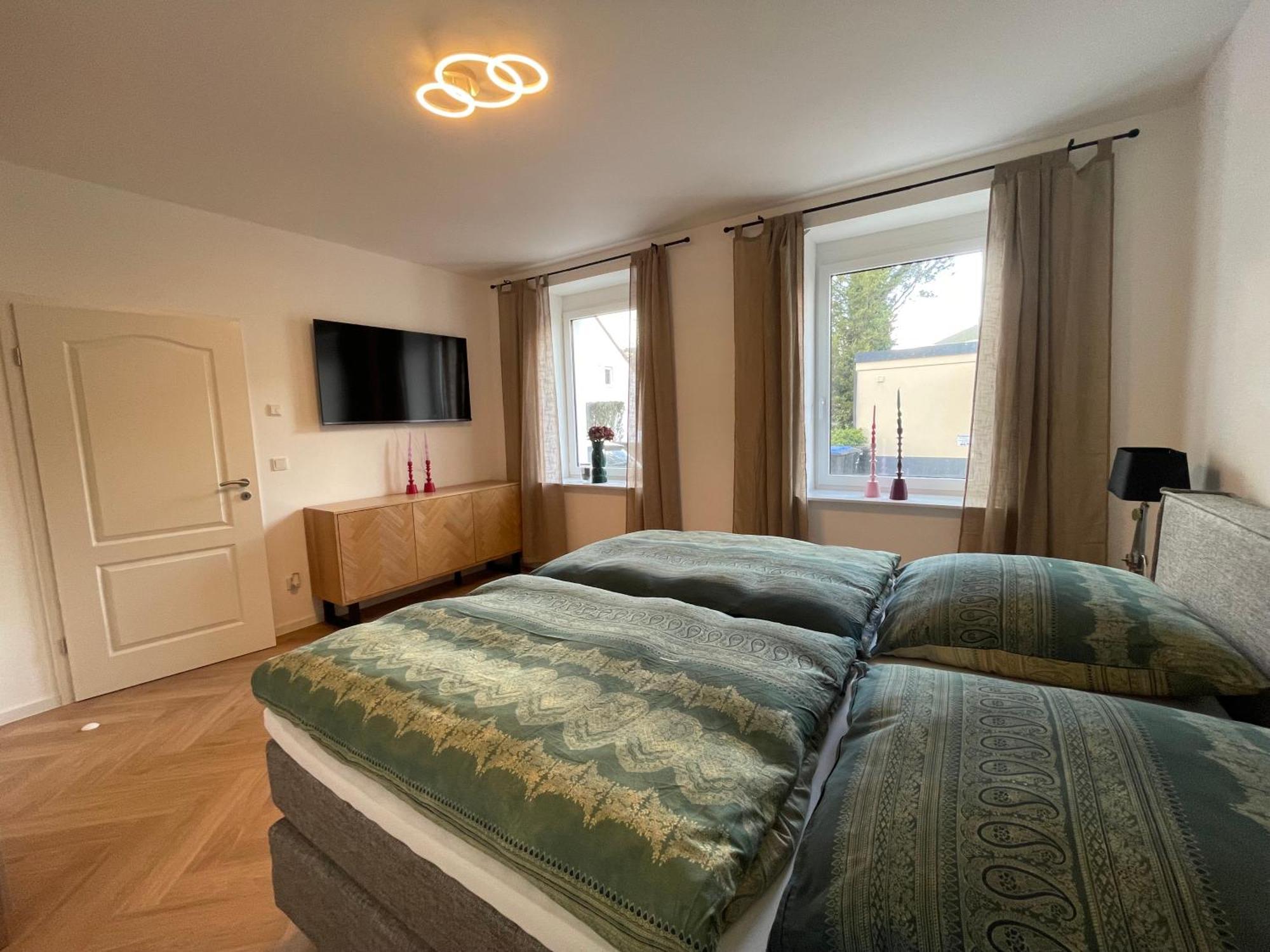 Luxurioese Ferienwohnung Mit Wellness Oase Saarburg Exterior foto