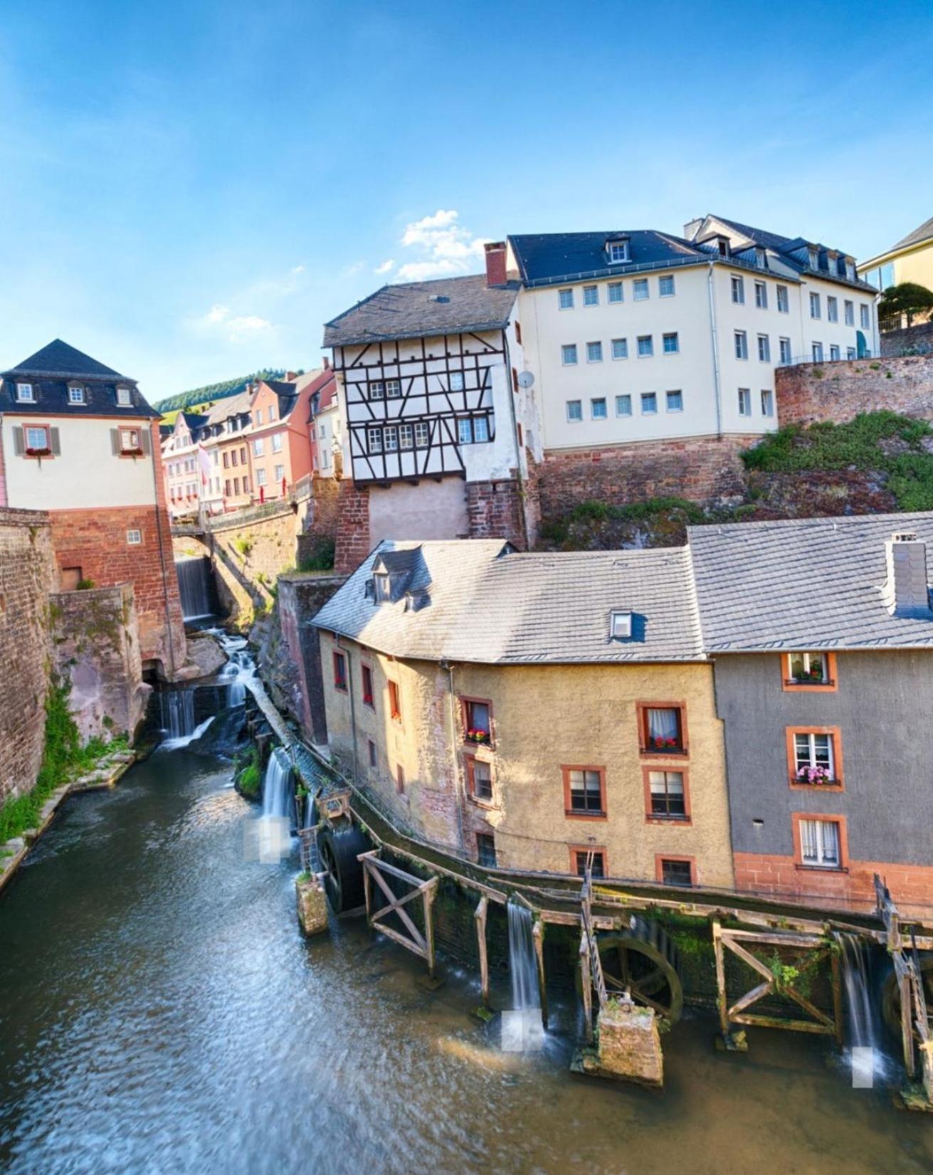Luxurioese Ferienwohnung Mit Wellness Oase Saarburg Exterior foto